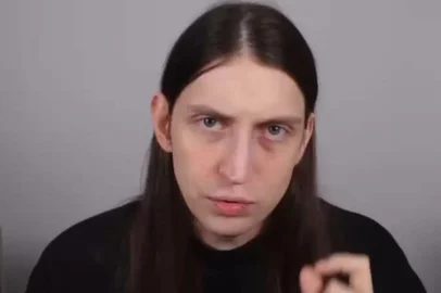 Felca, youtuber paranaense, no vídeo Adultização (6/8/2025)<!-- NICAID(16098106) -->