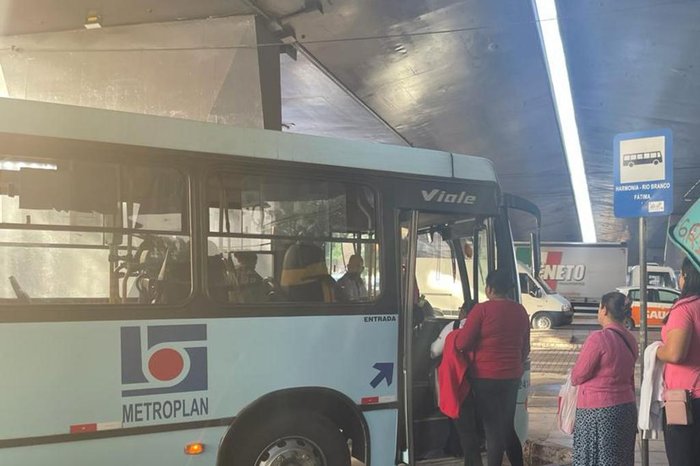 Como chegar até Drogarias Pacheco S/A. em Saúde de Metrô, Ônibus ou Trem?