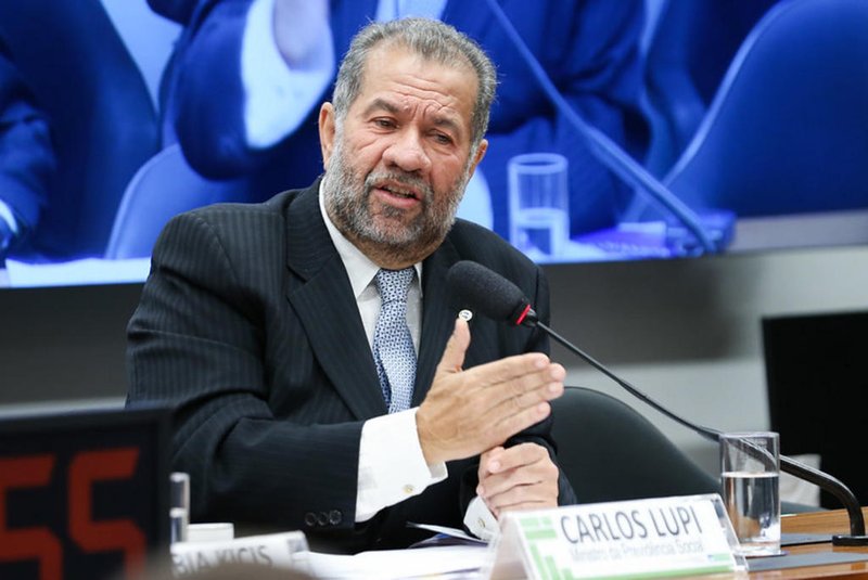 ministro da Previdência Social, Carlos Lupi <!-- NICAID(15435659) -->