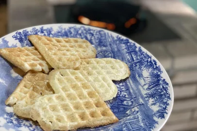 Waffle de antigamente no Café da Colônia de Morro Reuter. <!-- NICAID(15452224) -->