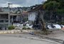 Caminhão atinge estrutura de restaurante no bairro Borgo em Bento Gonçalves