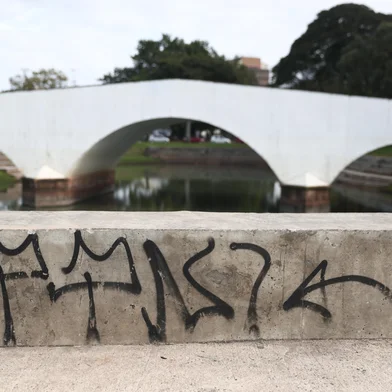Porto Alegre RS Brasil - Vandalismo no largo dos açorianos.Foto: Jonathan Heckler / Agencia RBS<!-- NICAID(16055430) -->