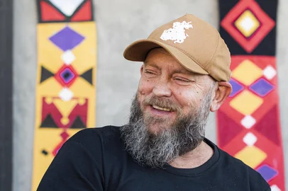 Na quinta-feira, 29 de maio, às 20h, Caxias do Sul recebe uma noite especial dedicada ao saber, à cultura e à ancestralidade. O historiador, escritor, compositor e babalaô Luiz Antonio Simas será o convidado do Circuito Sesc de Literatura para uma aula aberta gratuita no Clube Gaúcho (Rua São José, 2195), instituição símbolo da resistência e do protagonismo negro na Serra Gaúcha.<!-- NICAID(16034202) -->