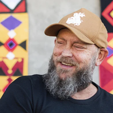 Na quinta-feira, 29 de maio, às 20h, Caxias do Sul recebe uma noite especial dedicada ao saber, à cultura e à ancestralidade. O historiador, escritor, compositor e babalaô Luiz Antonio Simas será o convidado do Circuito Sesc de Literatura para uma aula aberta gratuita no Clube Gaúcho (Rua São José, 2195), instituição símbolo da resistência e do protagonismo negro na Serra Gaúcha.<!-- NICAID(16034202) -->