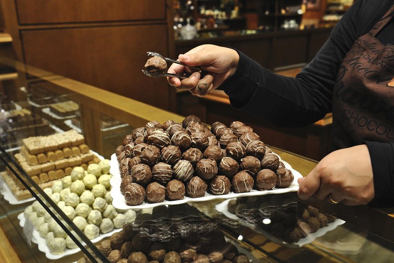 GRAMADO, RS, BRASIL, 09/10/2022. Produção de chocolates para a Páscoa. Na foto, loja da empresa Prawer Chocolates. (Bruno Todeschini/Agência RBS)<!-- NICAID(15037986) -->
