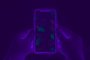 Hands holding cell phone with dirty contaminated touch screen - UV Blacklight exposing infectious bacteria and harmful germs on mobile smartphone display -  Disease, corona virus and hygiene conceptFonte: 363758257<!-- NICAID(14915976) -->