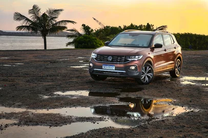 T-Cross Highline 250 TSI, da Volkswagen<!-- NICAID(16075137) -->