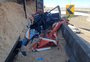 Imagens mostram como ficou o carro em que mulher foi soterrada e resgatada com vida: "Um vão onde ela sobreviveu", diz socorrista