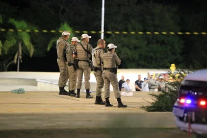 PORTO ALEGRE,RS,BRASIL.2023,06,10.Duas execuções na por volta das 04 horas da madrugada, na pista de skate , e cinco pessoas feridas foram lavadas ao hospital.(RONALDO BERNARDI/AGENCIA RBS).<!-- NICAID(15452776) -->