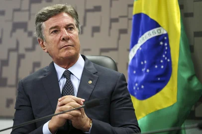 GENERAL VILLAS BOASBrasília - O senador Fernando Collor durante audiência pública na Comissão de Relações Exteriores e Defesa Nacional, do Senado, para debater questões ligadas à soberania nacional e aos projetos estratégicos do Exército do Brasil (Marcelo Camargo/Agência Brasil)Local: BrasiliaIndexador: Marcelo Camargo/AgÃªncia BrasilFotógrafo: Reporter Fotografico<!-- NICAID(16024412) -->