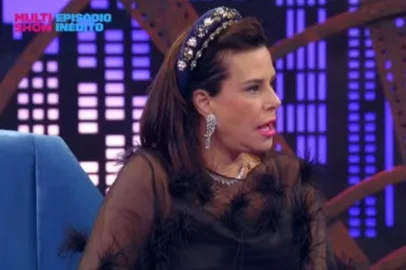 Narcisa Tamborindeguy conta que tomava banhos de champagne devido à dica de cartomante.<!-- NICAID(15896847) -->