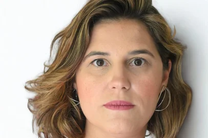 Luciana Dadalto é presidente da associação Eu Decido, que discute o direito à morte assistida no Brasil. Bioeticista e pesquisadora de temas relacionados à autonomia e dignidade no fim da vida. Doutora em Ciências da Saúde pela Faculdade de Medicina da UFMG. Mestre em Direito Privado pela PUCMinas. Administradora do portal www.testamentovital.com.br. Advogada especialista em Direito Médico.<!-- NICAID(16276395) -->