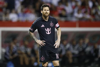 MLS match: Chicago Fire FC vs Inter MiamiInter Miami's Argentine forward #10 Lionel Messi looks on during a Major League Soccer (MLS) regular season football match between Inter Miami CF and Chicago Fire FC at Soldier Field in Chicago, Illinois, on September 9, 2026. (Photo by KAMIL KRZACZYNSKI / AFP)Editoria: SPOLocal: ChicagoIndexador: KAMIL KRZACZYNSKISecao: soccerFonte: AFPFotógrafo: STR<!-- NICAID(16364411) -->