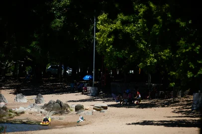 São Lourenço do Sul, RS, Brasil, 09/12/2022 - Blitz no litoral Sul. Movimento nas praias da Lagoa dos Patos em São Lourenço do Sul. Fotos: Jonathan Heckler / Agencia RBS<!-- NICAID(15290784) -->