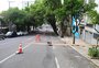 Rua Garibaldi, no centro de Caxias do Sul, é parcialmente bloqueada após rompimento de adutora 