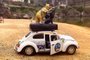 Miniatura do influenciador Jesse Koz e do seu cão Shurastey no Mini Mundo, em Gramado.<!-- NICAID(15114624) -->
