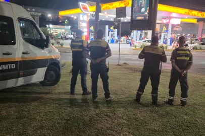 Secretaria de Trânsito,Transportes e Mobilidade (SMTTM) / Divulgação Operação contra perturbação do sossego autua 35 veículos perto de postos de combustíveis e em loteamentos de Caxias.<!-- NICAID(16182476) -->