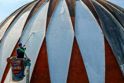 Parque Assis Brasil, onde será Expointe, é pintado através de parceria entre empresas<!-- NICAID(15830756) -->