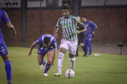 Lateral-esquerdo Guilherme Guedes em jogo entre Esportivo e Juventude pelo Gauchão 2023<!-- NICAID(15366456) -->