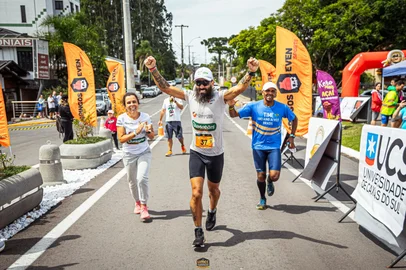 A Ultramaratona Caminhos de Caravaggio (UMCC), chegou a sua quarta edição. O trajeto passou pelas cidades de Farroupilha, Caxias do Sul e Flores da Cunha.<!-- NICAID(15997454) -->
