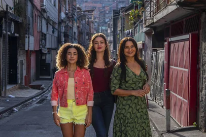 Joélly (Alana Cabral), Gerluce (Sophie Charlotte) e Lígia (Dira Paes)<!-- NICAID(16086524) -->