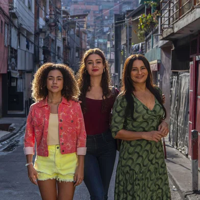 Joélly (Alana Cabral), Gerluce (Sophie Charlotte) e Lígia (Dira Paes)<!-- NICAID(16086524) -->