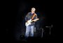 Eric Clapton lança nova música com supostas críticas ao isolamento social