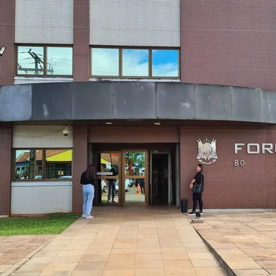 Júri de três acusado de envolvimento em assalto a banco de Ibiraiaras em 2018 deve durar até sexta-feira<!-- NICAID(15928281) -->