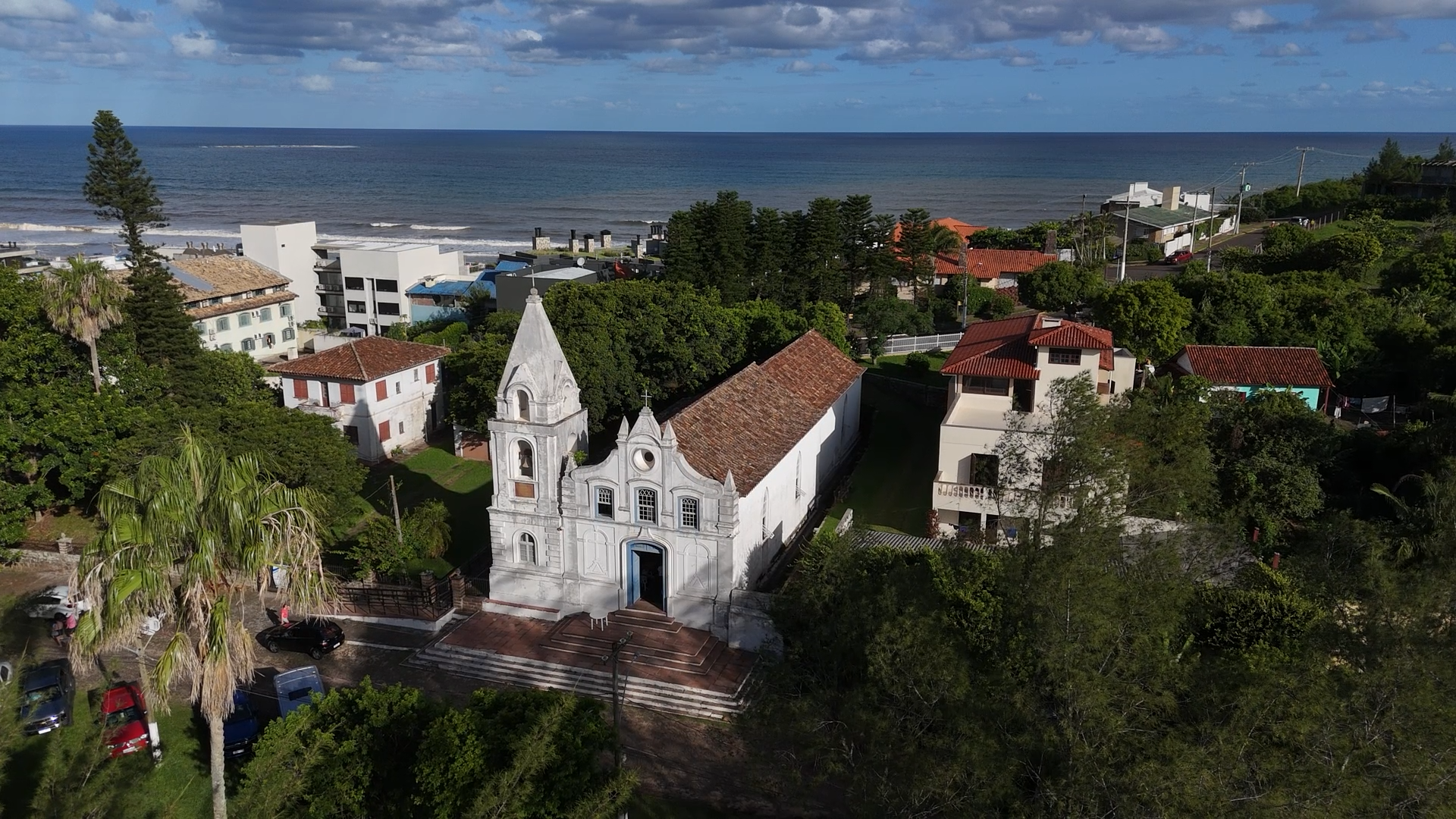 O que um poss&iacute;vel cemit&eacute;rio e uma igreja bicenten&aacute;ria contam sobre a hist&oacute;ria de Torres, no Litoral Norte?