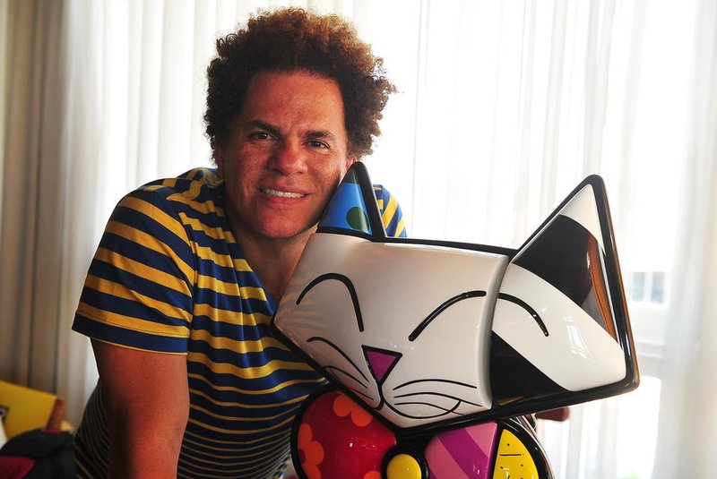 PORTO ALEGRE - RS - BRASIL - Romero Britto (1963) é um famoso pintor e artista plástico brasileiro. Radicado em Miami, nos EUA, ficou conhecido pelo seu estilo alegre e colorido, por apresentar uma arte pop, despojada da estética clássica e tradicional. Romero esteve em Porto Alegre a negócios. (FOTO ANDRÉA GRAIZ/ZERO HORA).<!-- NICAID(9163558) -->