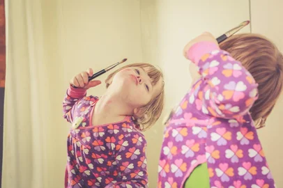 Menina com síndrome de Down, foto de banco de imagem Pixabay.<!-- NICAID(15046612) -->