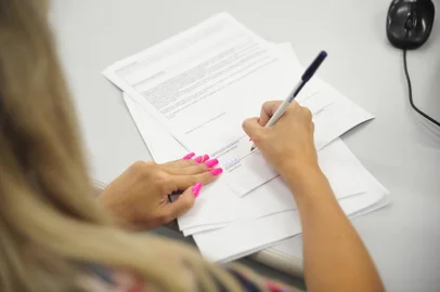 CAXIAS DO SUL, RS, BRASIL (21/01/2019)Estudantes procuram vaga de estágio no CIEE em Caxias do Sul. (Antonio Valiente/Agência RBS)<!-- NICAID(13924868) -->