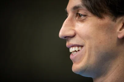 Pedro Geromel, zagueiro do Grêmio concede entrevista falando sobre sua despedida do tricolor.Arena do Grêmio fez uma homenagem com exposição e túnel do tempo da história do atleta no clube. Exposição mostrou a carreira do zagueiro junto ao Grêmio.<!-- NICAID(15928466) -->