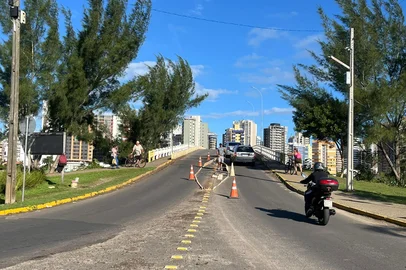 Após ordem judicial, Torres e Passo de Torres farão obras diferentes para conter tráfego de veículos pesados em ponte entre o RS e SC<!-- NICAID(15745038) -->