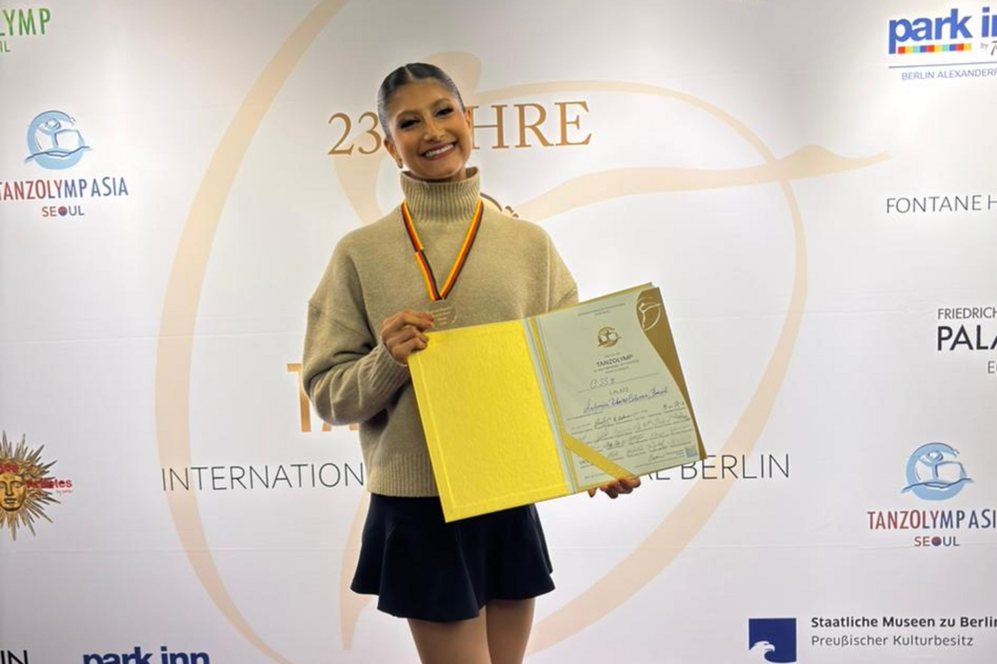 Filha de pelotenses, bailarina ga&uacute;cha conquista ouro em festival internacional em Berlim