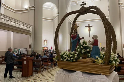Santuário de Caravaggio deve receberm 100 mil pessoas na romaria deste ano. Na foto, fieis participam da missa das 6h. <!-- NICAID(16045010) -->