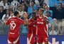 Com gols de colombianos, Inter bate o Santos e sobe no Brasileirão