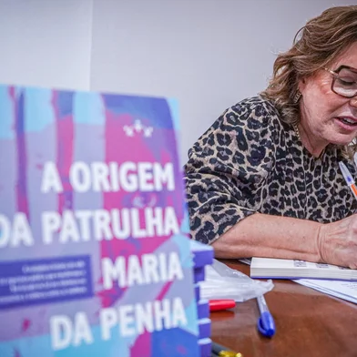 Raquel Arruda Gomes, autora de "A Origem da Patrulha Maria da Penha", estará em Caxias do Sul durante a feira do livro<!-- NICAID(16386860) -->