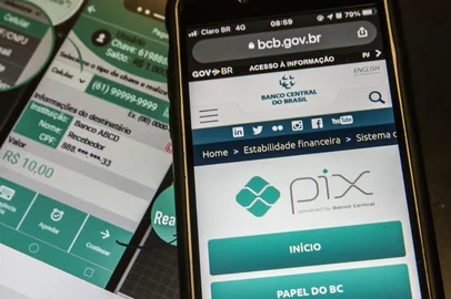 Pix Ã© o pagamento instantÃ¢neo brasileiro. O meio de pagamento criado pelo Banco Central (BC) em que os recursos sÃ£o transferidos entre contas em poucos segundos, a qualquer hora ou dia. Ã‰ prÃ¡tico, rÃ¡pido e seguro.Brasília (DF), 16/01/2025 - Aplicativo bancário para pagamento financeiro em pix. Foto: Bruno Peres/Agência Brasil/DivulgaçãoLocal: BrasÃ­liaIndexador: Marcello Casal JrAgÃªncia BrasilFotógrafo: Reporter Fotografico<!-- NICAID(15989895) -->