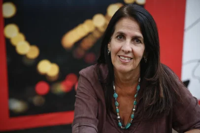 PORTO ALEGRE, RS, BRASIL - 04/11/2021 - Retrato da escritora e colunista Martha Medeiros na Feira do Livro de Porto Alegre. (Foto: André Ávila/ Agência RBS)<!-- NICAID(14933020) -->