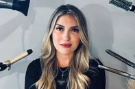 A empresária Daniela Ghizi de Jesus, de 35 anos, foi encontrada morta com um tiro no peito na noite de segunda-feira (9), no apartamento onde morava, em Criciúma, no Sul de Santa Catarina. A Polícia Civil trata o caso como feminicídio seguido de suicídio.<!-- NICAID(16057117) -->