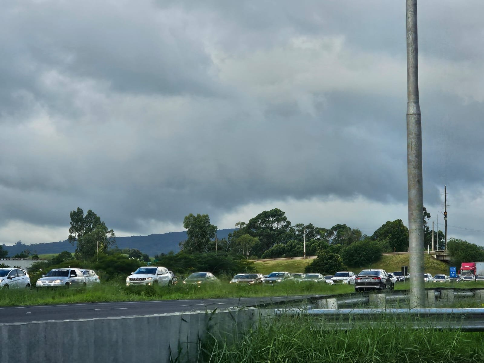 RS-040 tem congestionamento de 15 quil&ocirc;metros; siga ao vivo