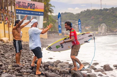 Filipe Toledo, surfe