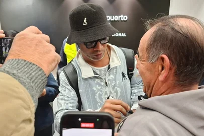 Ronaldinho Gaúcha desembarca em Rivera para o Galáticos Game.