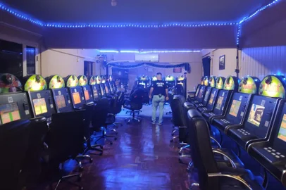 Polícia Civil apreende 200 máquinas de jogos de azar em Caxias do Sul<!-- NICAID(15627595) -->