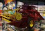 Lançada em 1965 no RS, a colheitadeira que marcou revolução no agronegócio brasileiro