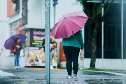 CAXIAS DO SUL, RS, BRASIL, 16/05/2024. Temperatura baixa e retorno da chuva: como será a quinta-feira na Serra. (Neimar De Cesero/Agência RBS)<!-- NICAID(15765429) -->