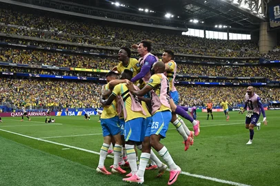 Brazil's players celebrate their second goal  during the 2026 World Cup round of 32 football match between Brazil and Japan at the Houston Stadium in Houston on June 29, 2026.  (Photo by Paul ELLIS / AFP)Editoria: SPOLocal: HoustonIndexador: PAUL ELLISSecao: soccerFonte: AFPFotógrafo: STF<!-- NICAID(16316534) -->