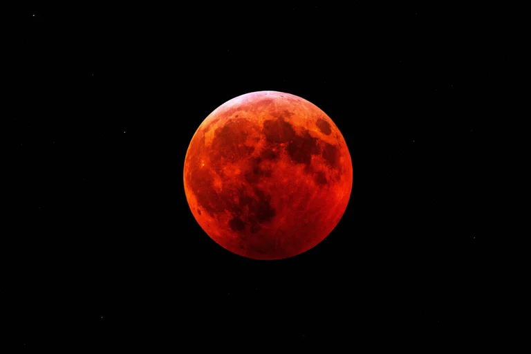 "Lua de Sangue": saiba como acompanhar o maior eclipse lunar deste ano ...