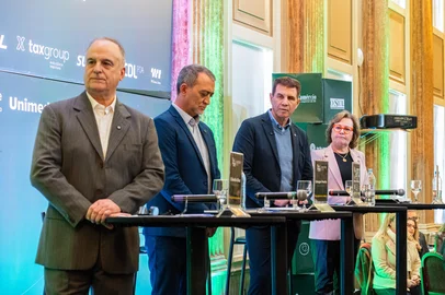 Debate da Federasul com pré-candidatos a vice-governador: Claudio Diaz (PSDB), Edegar Pretto (PT), Ernani Polo (PSD) e Silvana Covatti (PP)<!-- NICAID(16308665) -->